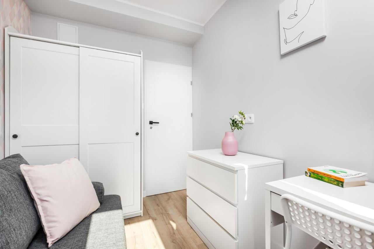 Pokoje Gdansk Zaspa - Pilotow 20B, 800M Skm-Zaspa, Odleglosc Do Morza 3Km Apartment Luaran gambar
